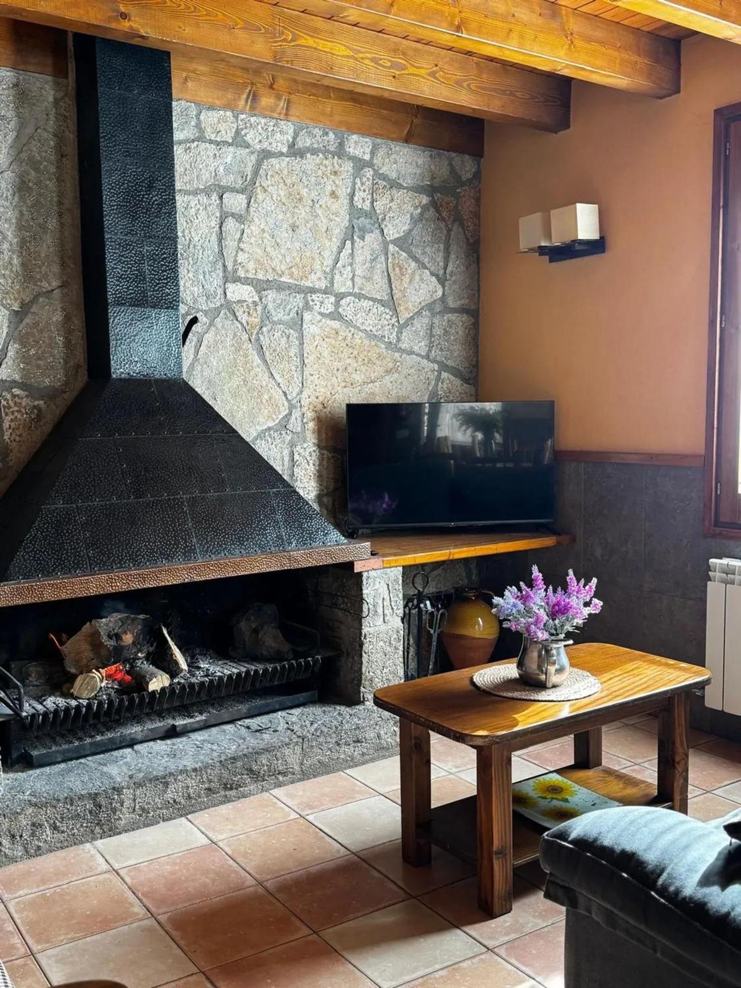 Spacious House In Ogassa With Terrace And Bbq Экстерьер фото